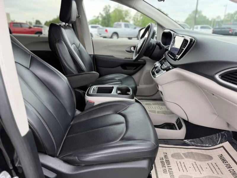 2023 Chrysler Pacifica Touring L