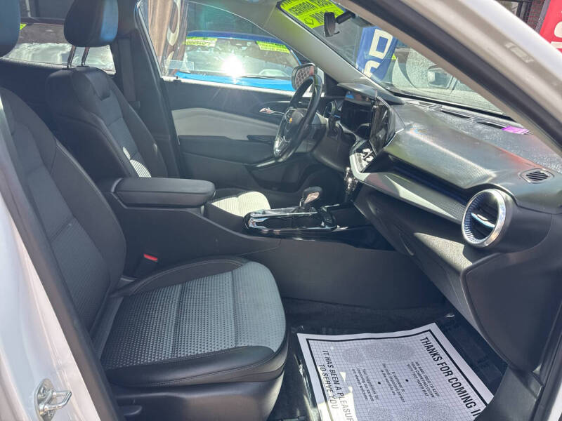 2025 Chevrolet Trax LT