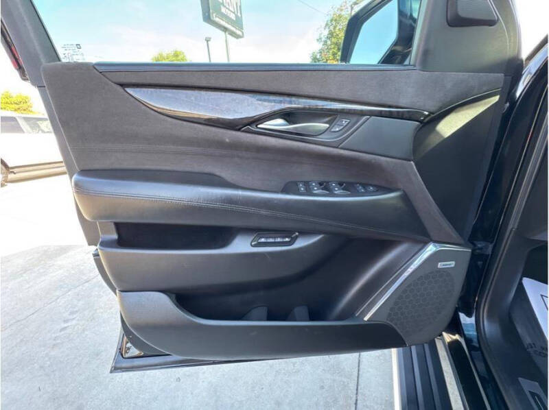 2015 Cadillac Escalade Platinum