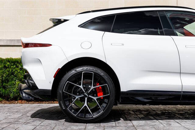 2025 Aston Martin DBX 707