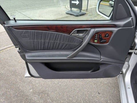 2000 Mercedes-Benz E-Class E 320 4MATIC