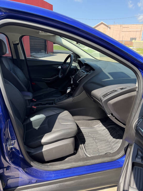 2015 Ford Focus SE - Photo 9