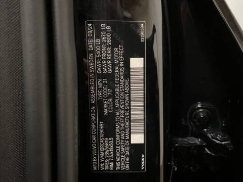 2025 Volvo XC60 B5 Plus Dark Theme