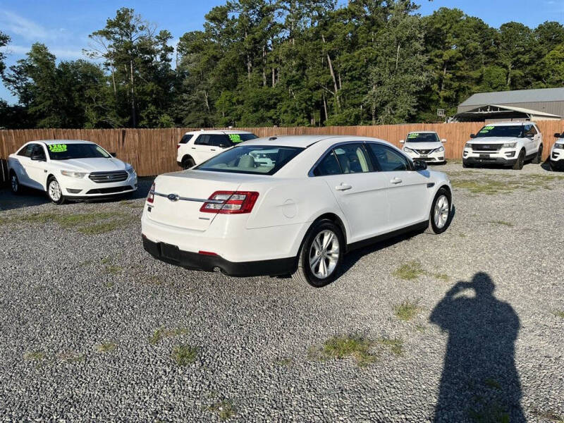 2016 Ford Taurus SE