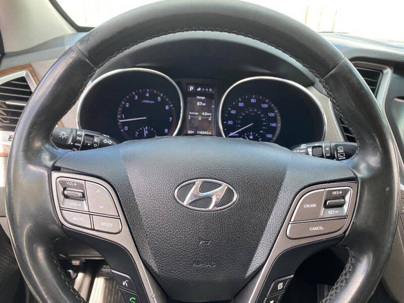2017 Hyundai Santa Fe SE