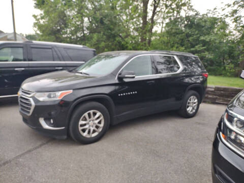 2020 Chevrolet Traverse for sale at Dave's Car Corner in Hartford City IN