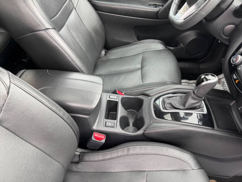 2017 Nissan Rogue SL