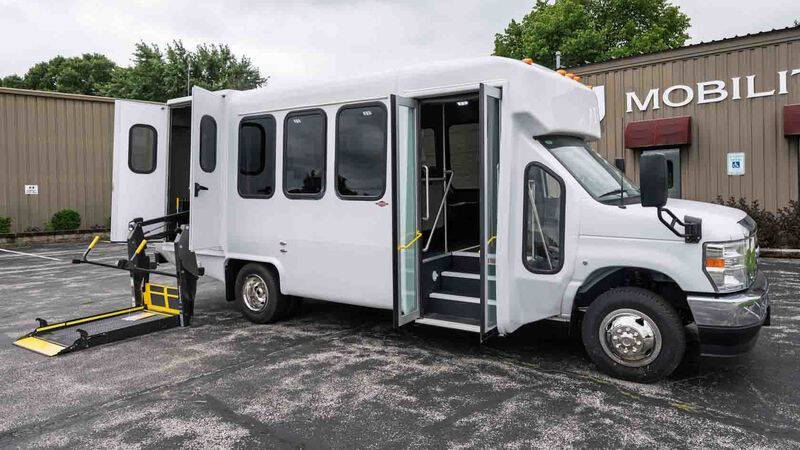 2024 Ford E-Series Cutaway Base's photo