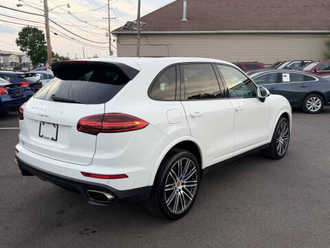2017 Porsche Cayenne Platinum Edition