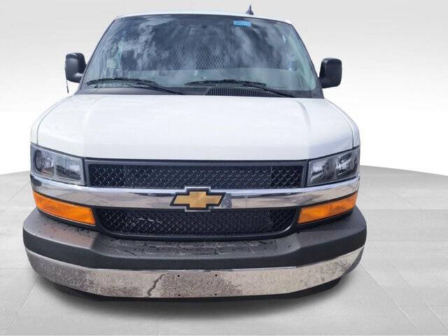 2026 Chevrolet Express Cargo Work Van - Photo 10