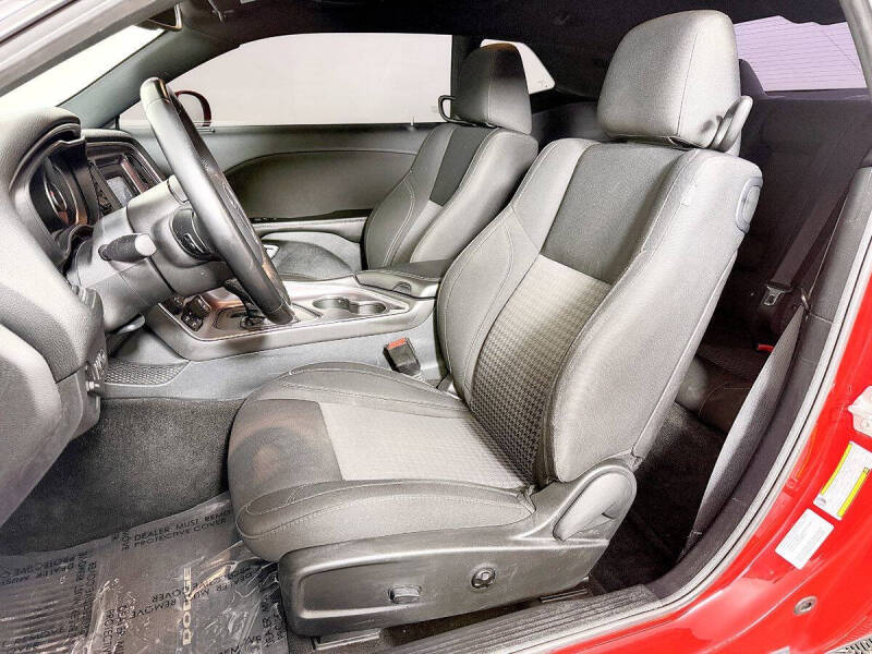 2015 Dodge Challenger SXT