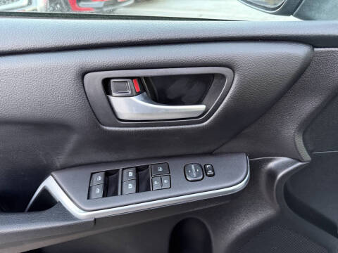 2016 Toyota Camry SE