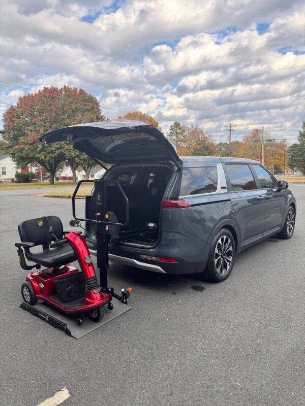 2024 Kia Carnival EX