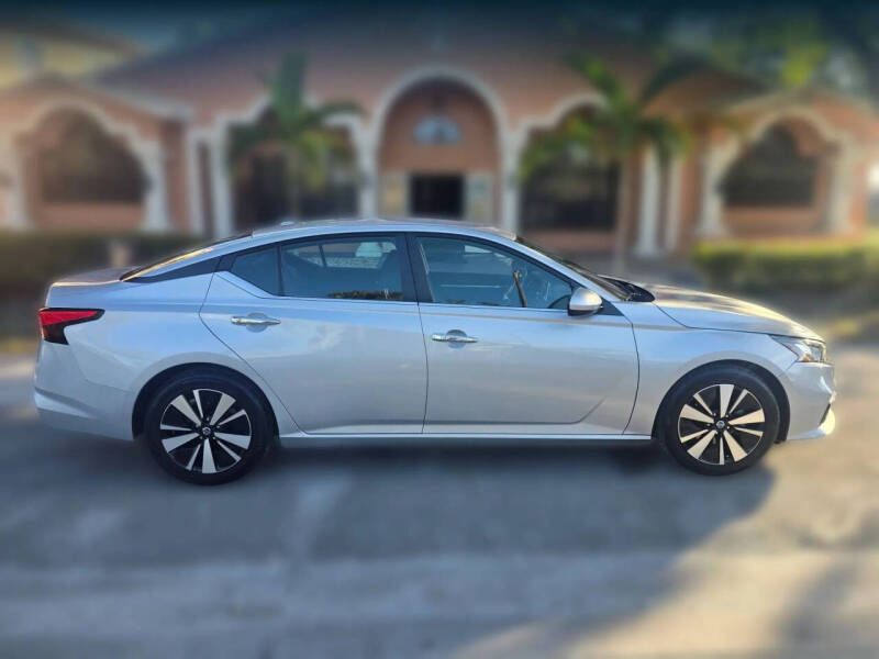 2022 Nissan Altima 2.5 SV