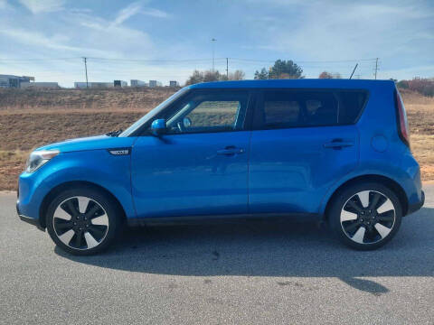 2016 Kia Soul +