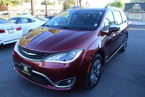 2017 Chrysler Pacifica Hybrid Platinum