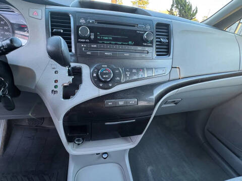 2014 Toyota Sienna