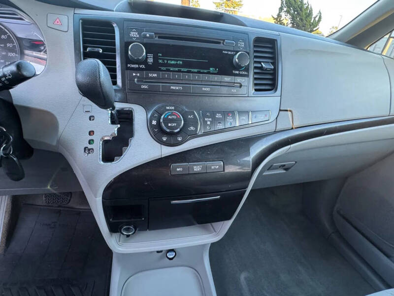 2014 Toyota Sienna