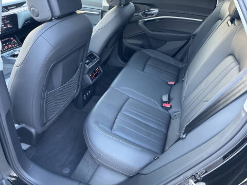 2019 Audi e-tron quattro Premium Plus