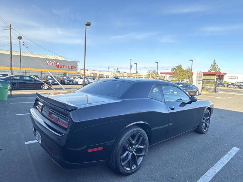 2021 Dodge Challenger SXT