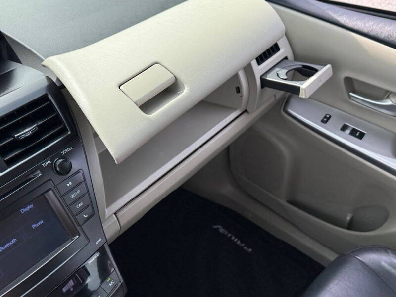 2013 Toyota Prius v