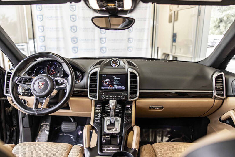 2017 Porsche Cayenne Platinum Edition