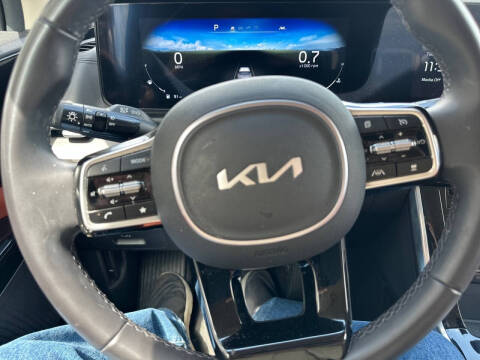 2024 Kia Carnival SX