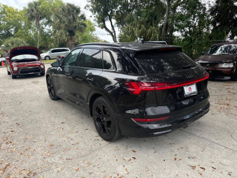 2021 Audi e-tron quattro Premium