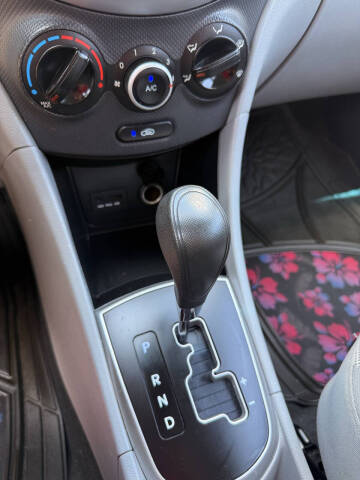 2012 Hyundai Accent GS