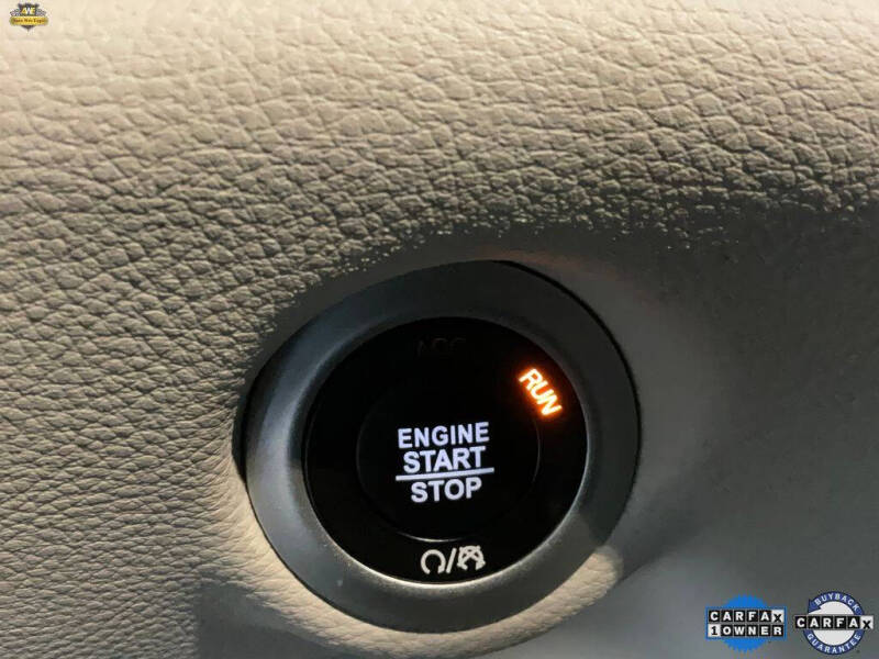 2024 Chrysler Pacifica Plug-In Hybrid Select