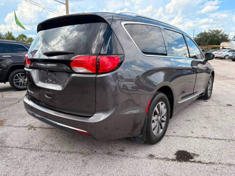 2020 Chrysler Pacifica Touring L Plus