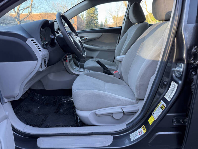 2012 Toyota Corolla LE