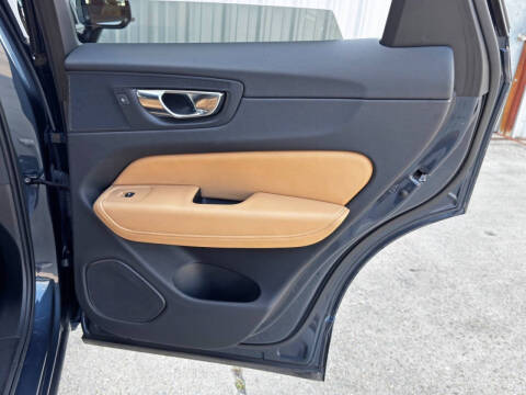 2023 Volvo XC60 B5 Ultimate Bright Theme