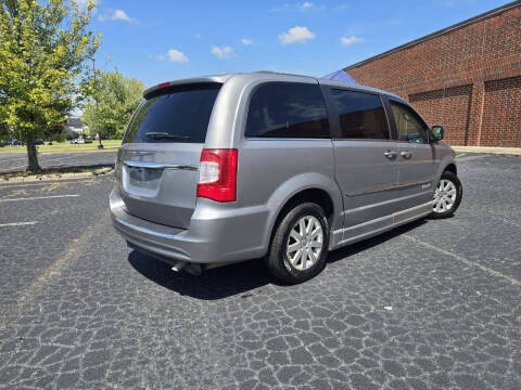 2013 Chrysler Town and Country Touring