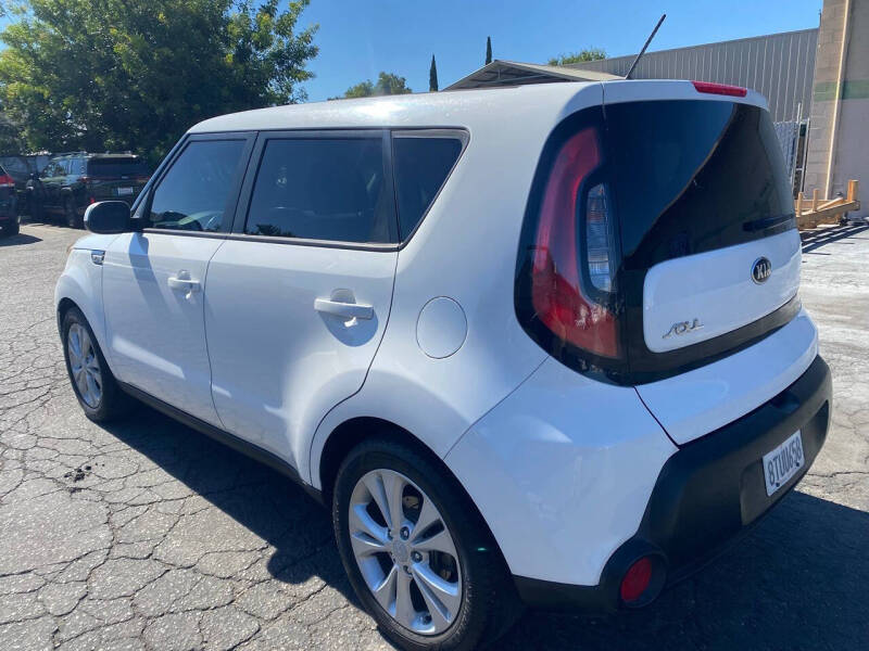 2015 Kia Soul +