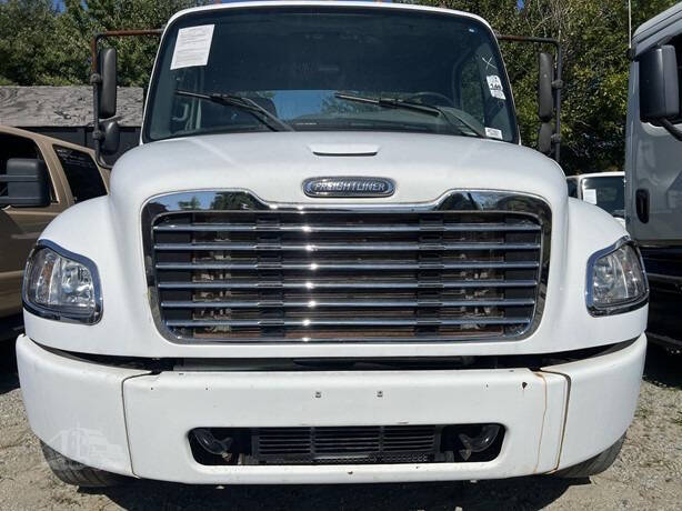 2010 Freightliner Business class M2
