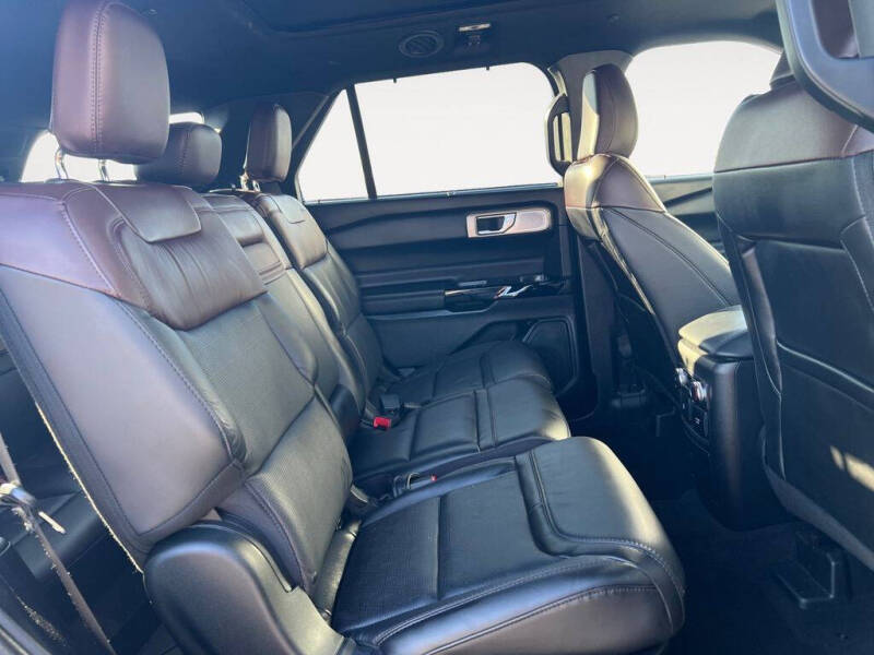 2023 Ford Explorer Hybrid Platinum