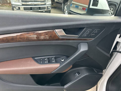 2020 Audi Q5 quattro Titanium Premium 45 TFSI