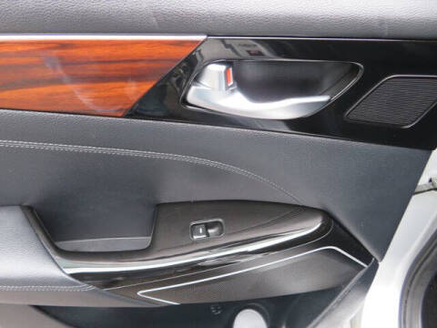 2018 Kia Cadenza Technology