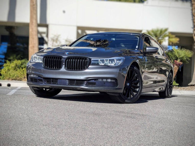 BMW 7 Series's photo