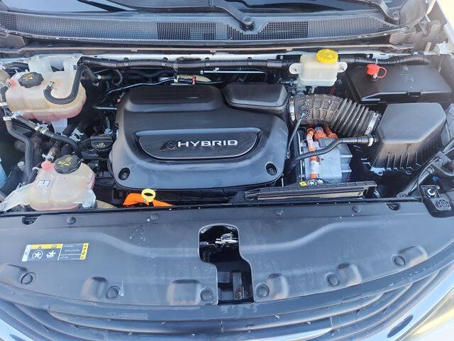 2017 Chrysler Pacifica Hybrid Touring Plus