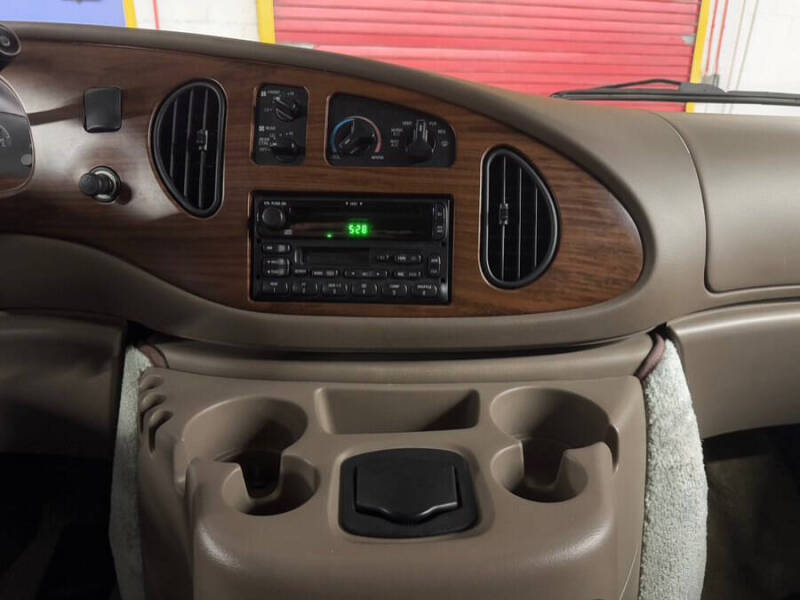 2002 Ford E-Series E-150