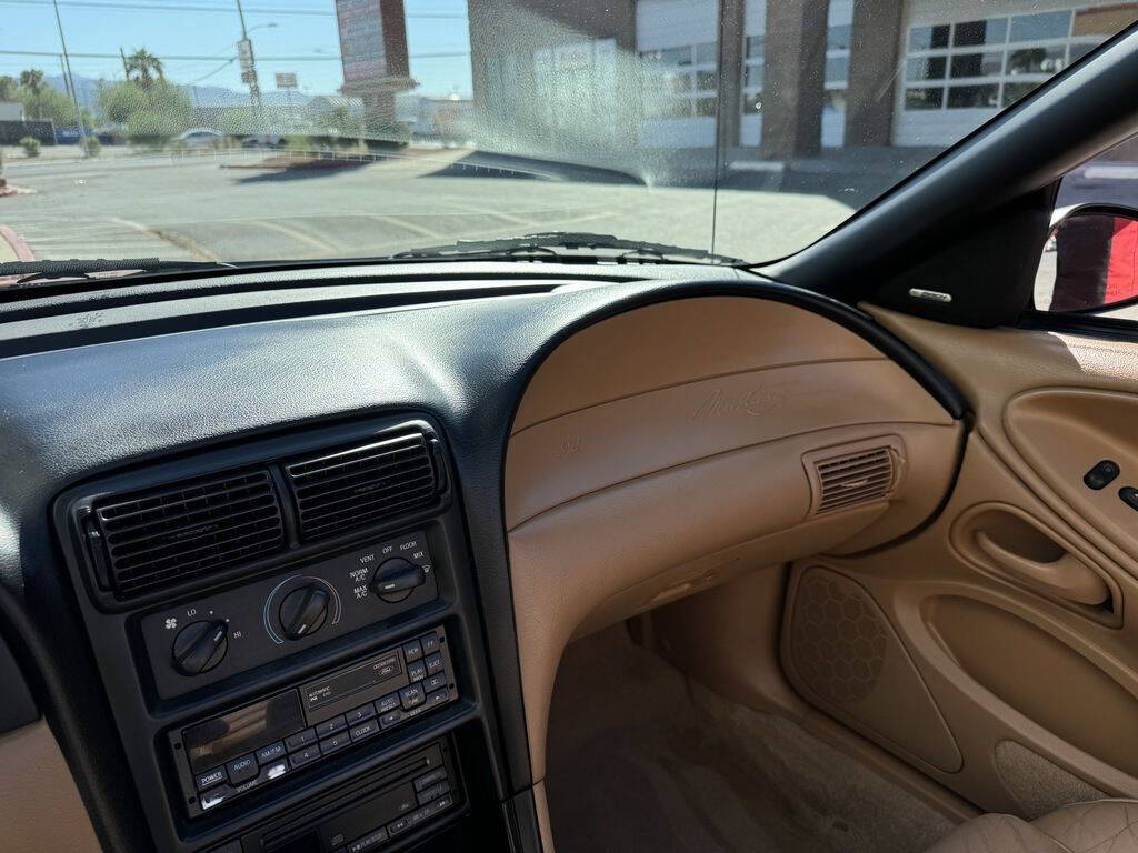 1998 Ford Mustang 11