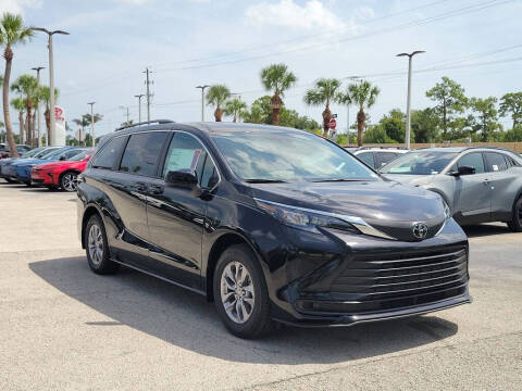 2026 Toyota Sienna LE 8-Passenger