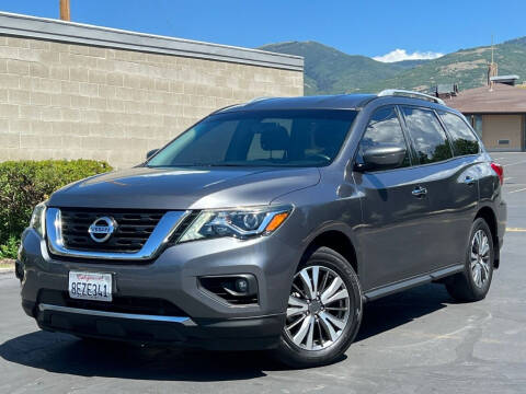 2018 Nissan Pathfinder for sale at A.I. Monroe Auto Sales in Bountiful UT