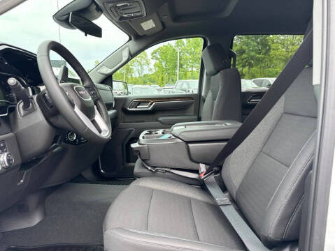 2025 GMC Sierra 1500 Elevation Standard