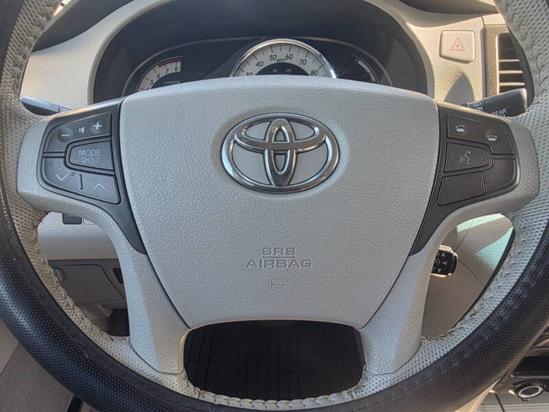 2013 Toyota Sienna SE 8-Passenger