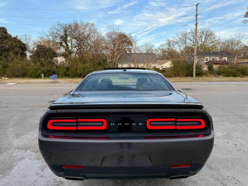 2015 Dodge Challenger SXT