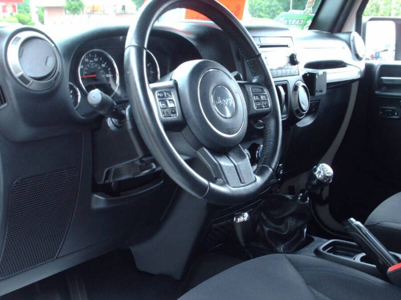 2017 Jeep Wrangler Willys Wheeler