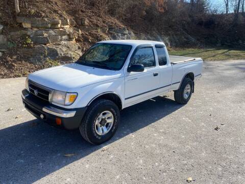 2000 Toyota Tacoma for sale at Bogie's Motors in Saint Louis MO